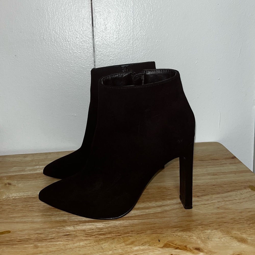 Suede bootie heel